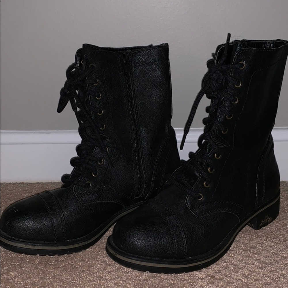 Combat boots